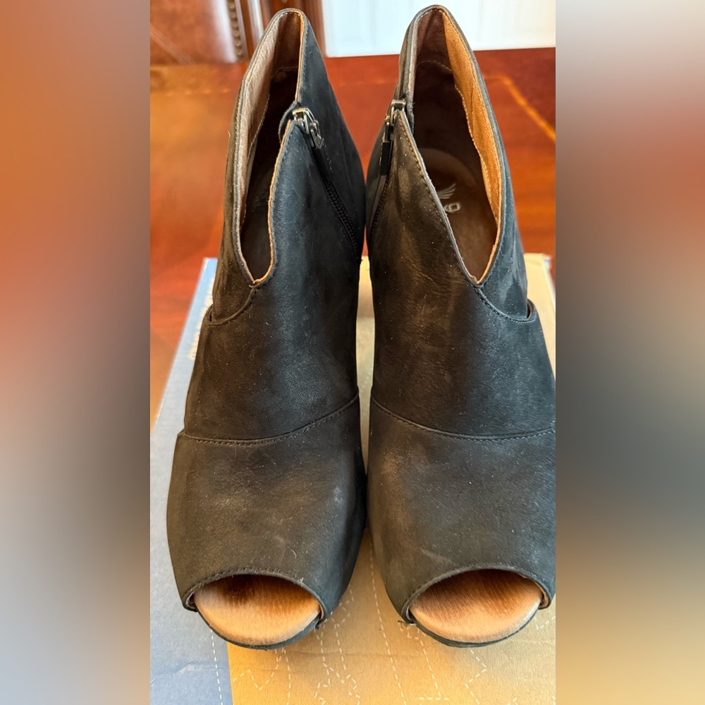 Dansko Delphina Black Ankle Boots peep toe size 40